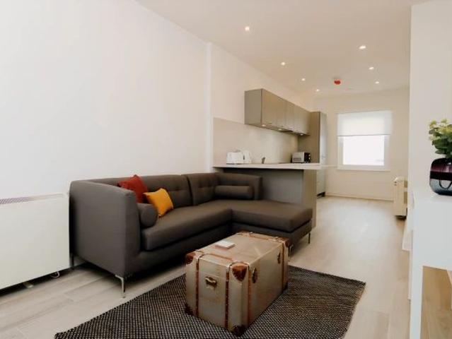 2Bedrooms, 1Bathrooms