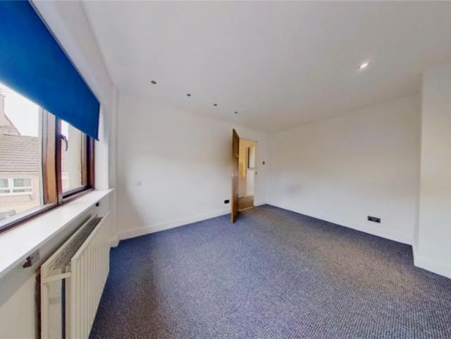 2Bedrooms, 1Bathrooms