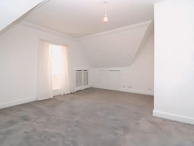 2Bedrooms, 1Bathrooms