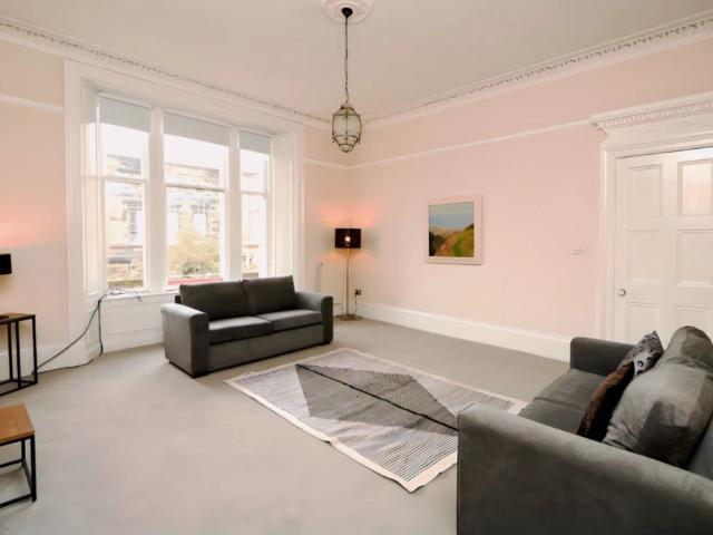 2Bedrooms, 2Bathrooms