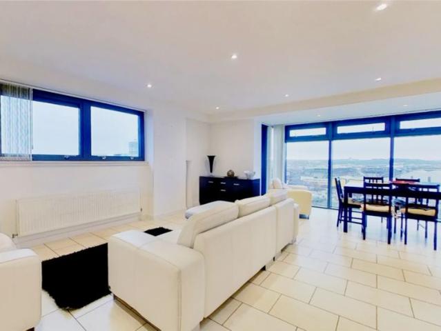 2Bedrooms, 2Bathrooms