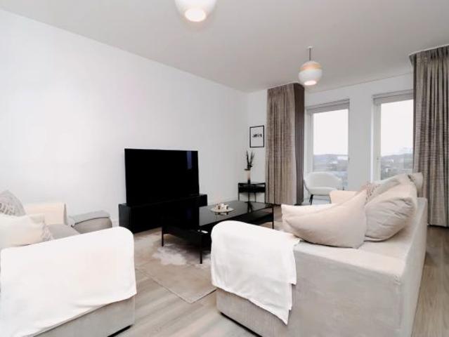 2Bedrooms, 2Bathrooms