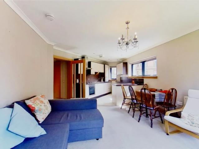 2Bedrooms, 2Bathrooms