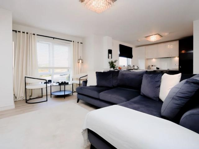 2Bedrooms, 2Bathrooms