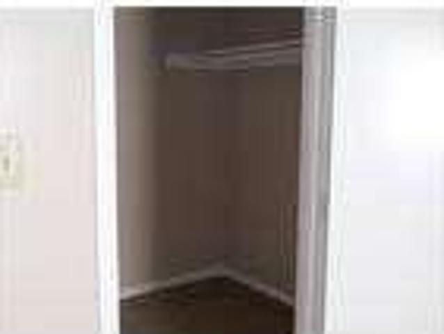 2BR/1BA Upstair Level NO SMOKING/NO PETS