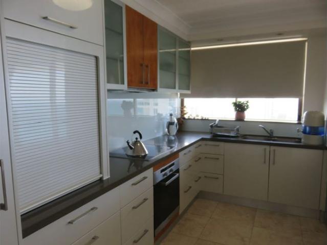 2BR/2BA Unit in Main Beach Level 27 Great Views $1,200 PW