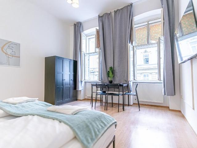 2BR Apt for 5 | Long Stay | Stadthalle, Vienna Amsterdam Apartments for Rent