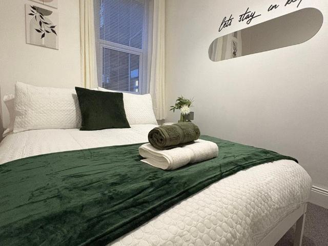 2BR Apartment in Gateshead, Free Parking & Wifi