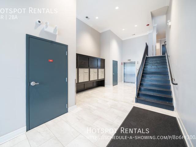 2BR at 927 W Irving, Unit 205