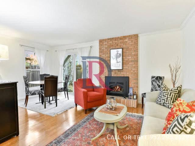 2BR + Den, 2.5 Bath Townhome in Saint Paul's Irvine Park / West Seventh Neighborhood