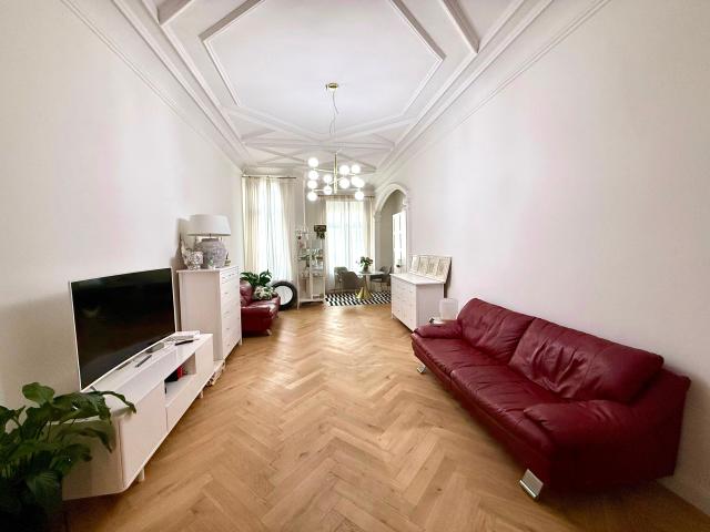 2BR I Design in Historic Ambience I RMCC I CITY Center