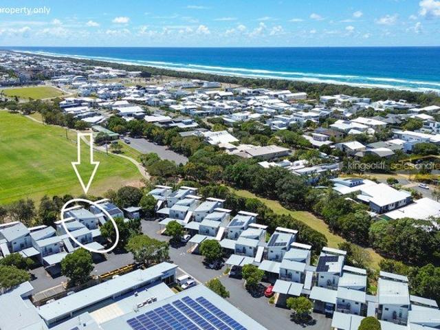 2br sunny north facing garden unit overlooking sporting fields