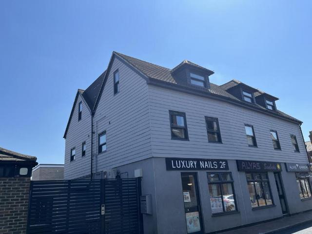 2G Holborough Road, Kent ME6 2 bed flat to rent £1,250 pcm £288 pw