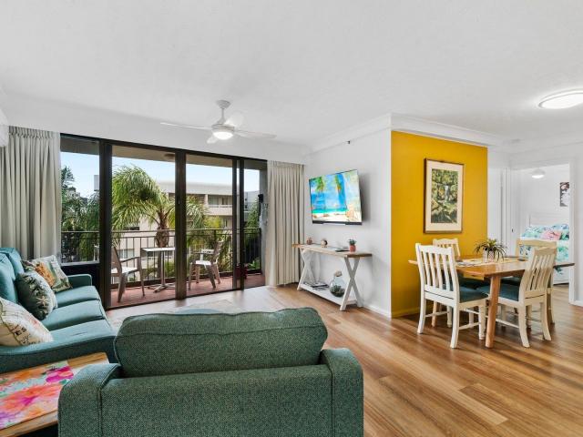 2E/973 Gold Coast Highway