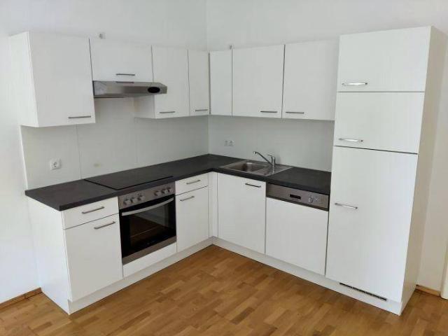 2er WG: Neuwertiger 3 ZIMMER Altbau, ruhiger Süd Balkon, Einbauküche, großes Bad/Wanne/Dusche, WC!