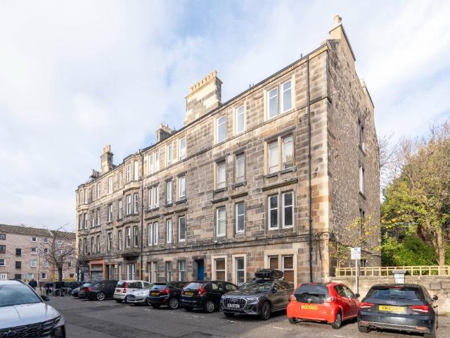 2F4 2 bed flat to rent £1,400 pcm £323 pw