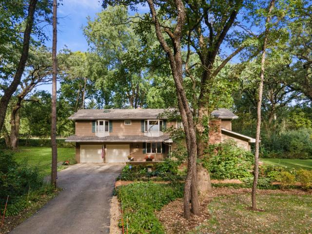2N962 Grand Monde Drive