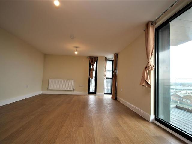 2nd Floor Flat Charter House, 450 High Road, IG1