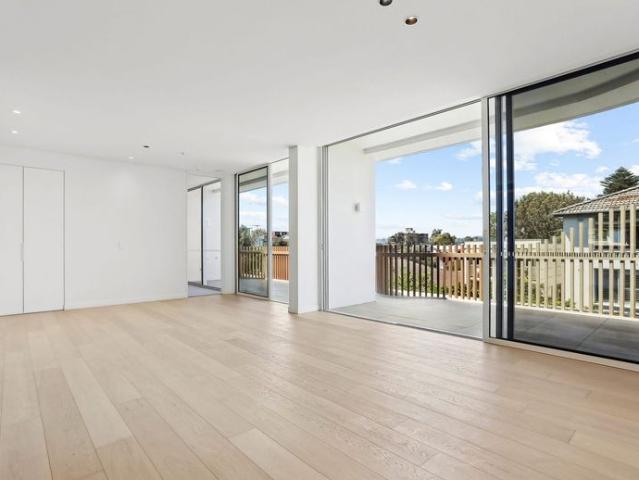 2nd Floor Luxury Beachside Apartment | Aqualine, Bondi Beach