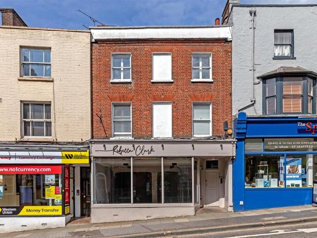 2nd Flr Flat 6a Holywell HillSt. 2 bed apartment to rent £1,100 pcm £254 pw