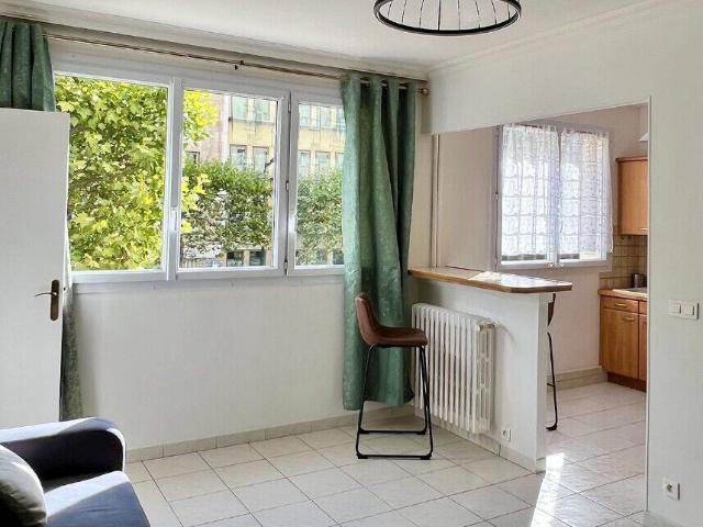 2P 40 m2 Vincennes proche RER