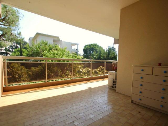 2P terrasse parking