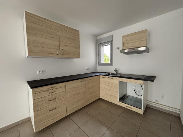 2P + BALCON ET PLACE DE PARKING GRENOBLE Rue Marx Dormoy Grenoble 38000