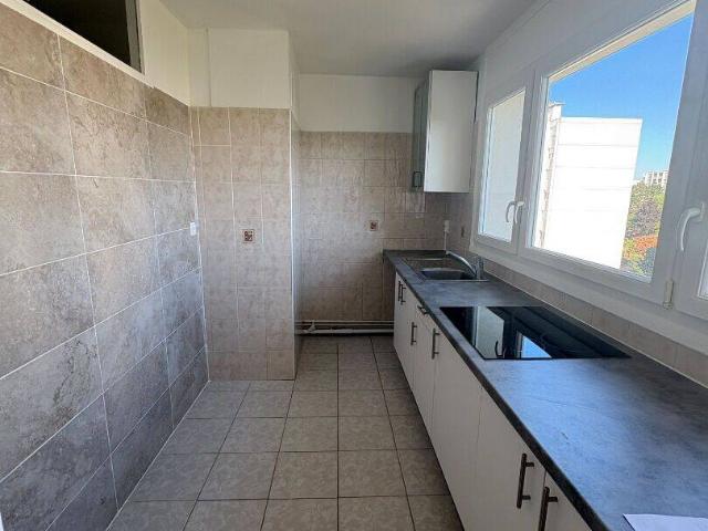 2 Pièces HAUTS DE CHATOU avec Balcon et PARKING S/SOL