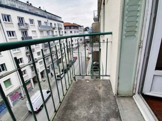 2P+C avec 2 balcons secteur Eaux Claires