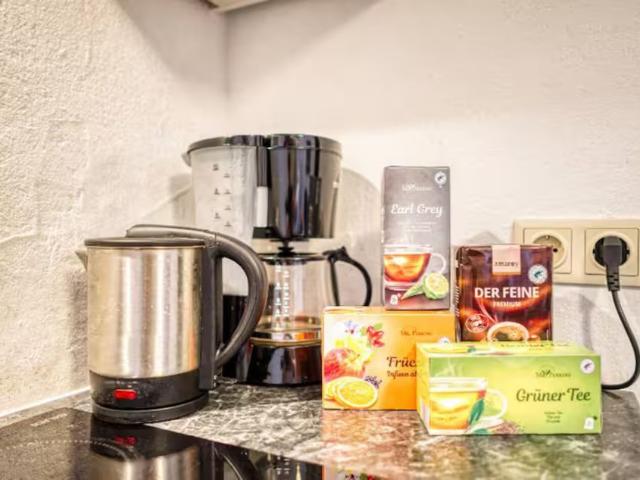 2R | 2 Min to Main Station | Belvedere Area | Perfect for Expats & Long Term Stays, Vienna Amsterdam Apartments for Rent
