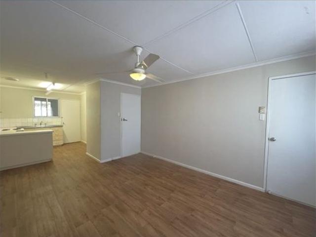 2x1 unit with private courtyard