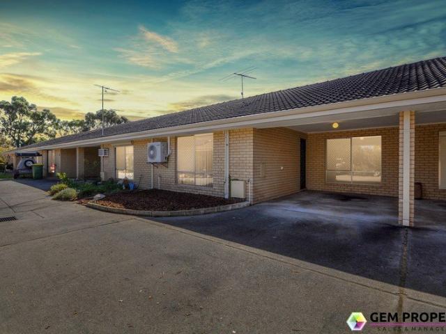 2x1 Villa | Walk to Rockingham Centre | Minutes to the Beach!
