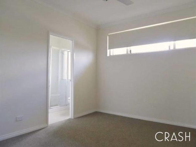 2x2 in East Cannington with Private Balcony