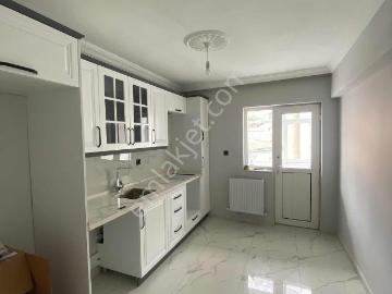2y Duman Emlak'tan Karşıyaka Camii Yanında 3+1 Kiralık Daire