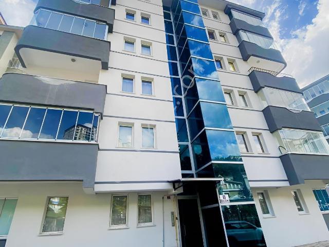 2y Duman Emlak'tan Karşıyaka Mahallesinde 3+1 Kiralık Daire