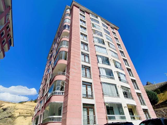 2y Duman Emlak'tan Nezih Konum'da Geniş Ferah Kiralık Daire