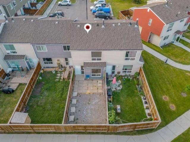 33 5425 Pensacola Crescent Se, Calgary, AB, T2A 2G7 townhouse for sale | Listing ID A2354 | Royal LePage