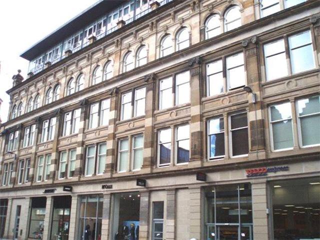 3/3, 128 Ingram Street, Glasgow. 1 bed apartment to rent £1,050 pcm £242 pw