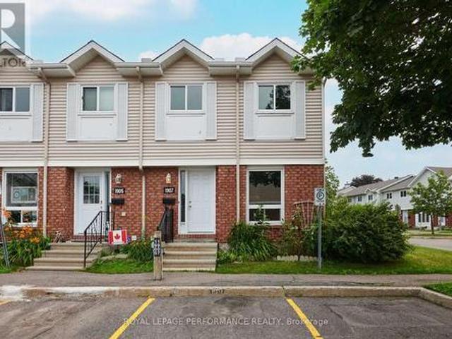 33 1907 Colorado Lane, Ottawa, ON, K1C 6V4 townhouse for sale | Listing ID X14117 | Royal LePage