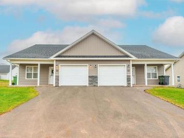33 35 Aidan Street, Charlottetown, PE, C1E 3P9 house for sale | Listing ID 202614 | Royal LePage
