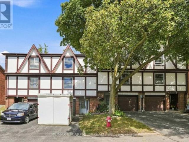 33 3 Burdock Lane, Hamilton, ON, L9H 6E9 townhouse for sale | Listing ID X13729 | Royal LePage