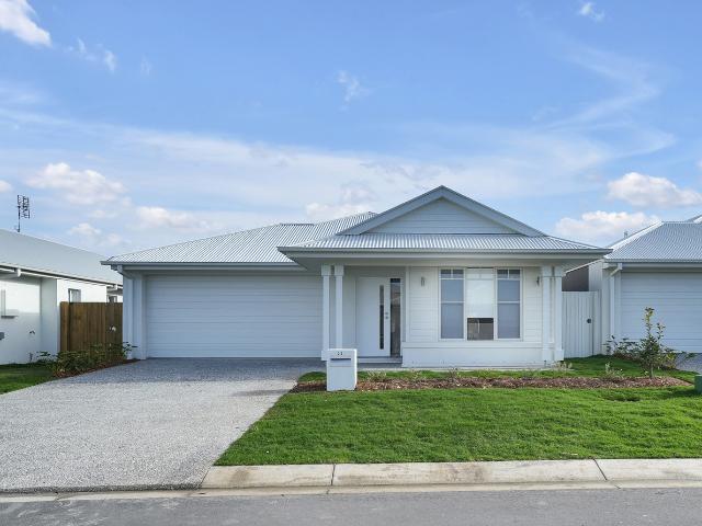 33 Tablelands Crescent, Banya QLD 4551