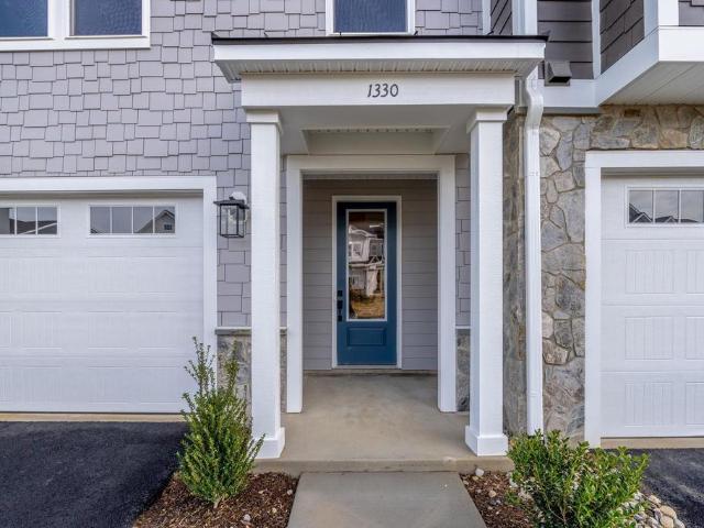33 Talen Ln