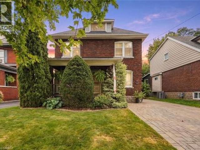 33 Tuxedo Avenue S, Hamilton, ON, L8K 2R7 house for sale | Listing ID 40864 | Royal LePage
