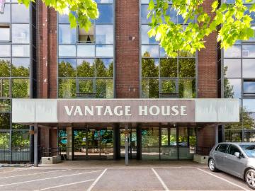 33 Vantage House SW19, 1 bed flat to rent, £1,400 pcm | PrimeLocation