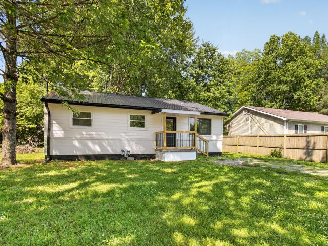 33 W Eades Avenue