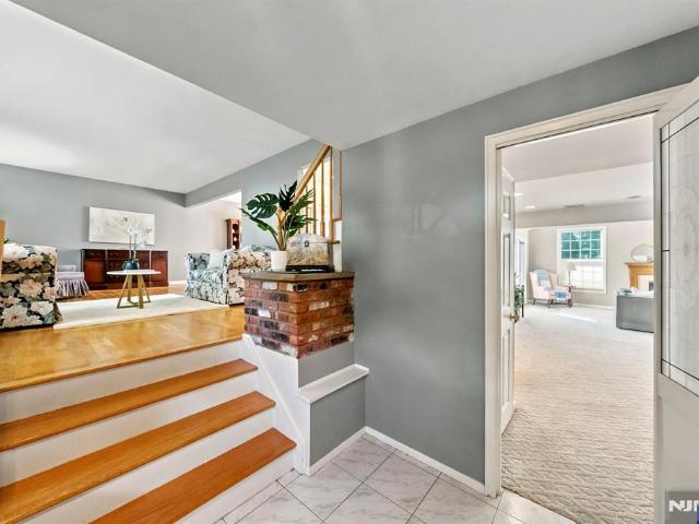 33 Waling Drive