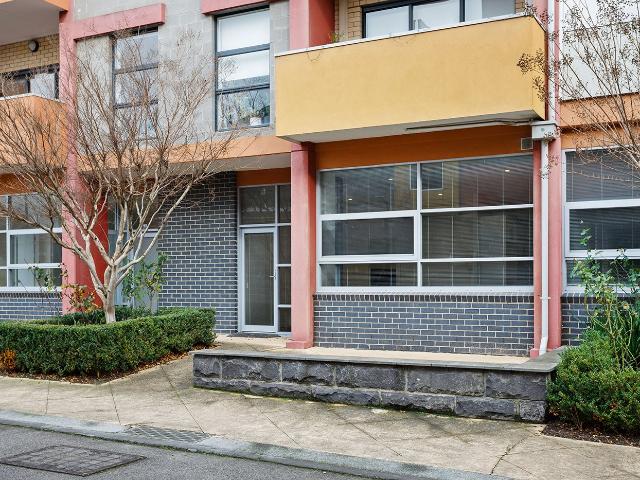 3/3 Wardens Walk, Coburg