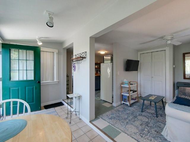 33 Warren Avenue