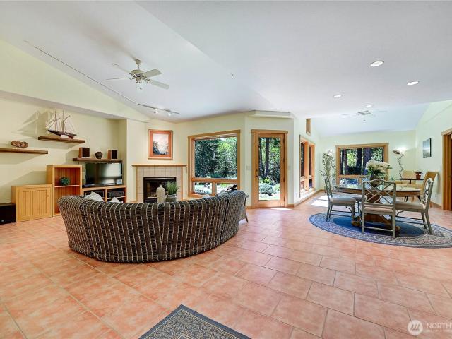 33 Westridge Court